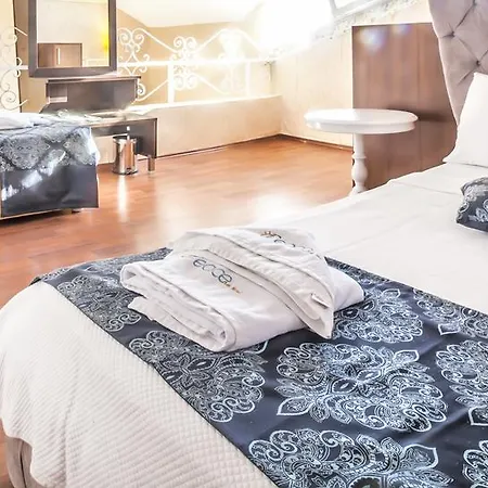 Peace Hotel 2*