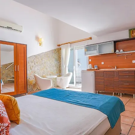 Hotel Peace 2*